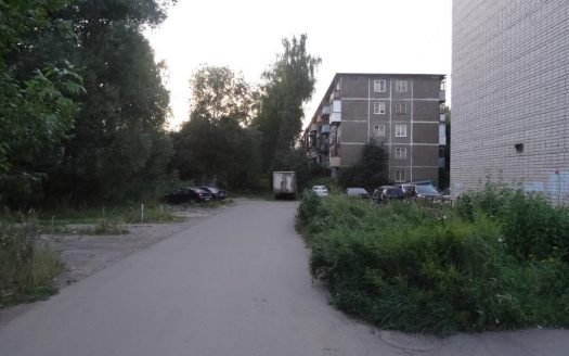 Помещение свободного назначения с земельным участком