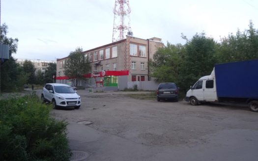 Помещение свободного назначения с земельным участком