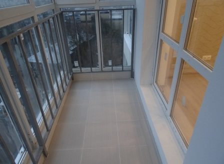 Двухкомнатная квартира индивидуальной планировки в центральной части города